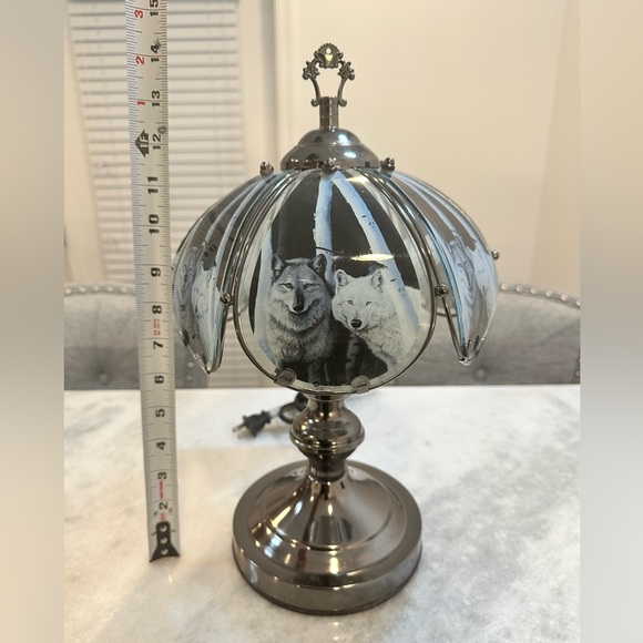 ORE International K320 Glass Wolf Scene Touch Lamp, Satin Nickel - Picture 5 of 5